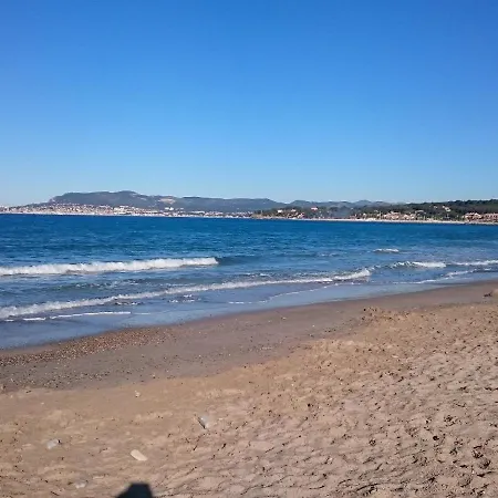 Neuf Climatise Petite Vue A Pieds - Ted