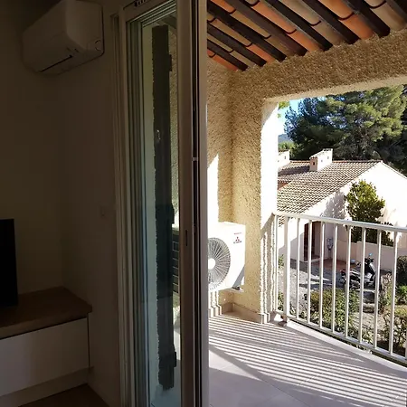 Apartman Studio Neuf Climatise Petite Vue Mer Plage A Pieds - Ted Home Saint-Cyr-sur-Mer